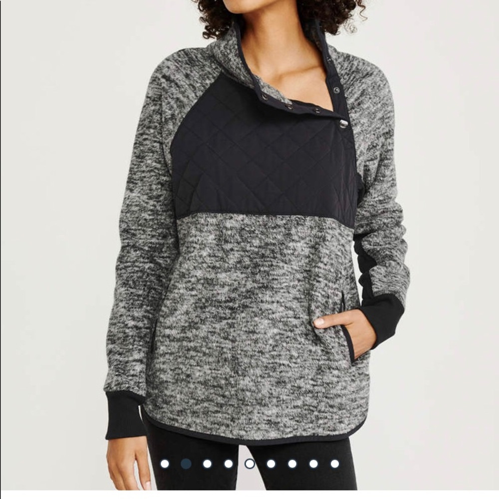 Abercrombie asymmetrical snap up fleece